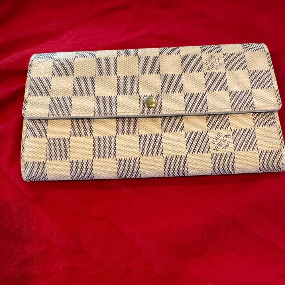 Louis Vuitton Damier Azur Sarah wallet